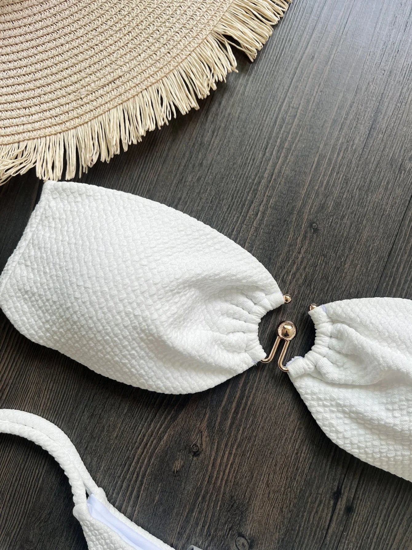 Nuovo Costume da Bagno Bikini Donna a Due Pezzi con Fascia Arricciata, Anello in Metallo e Perizoma
