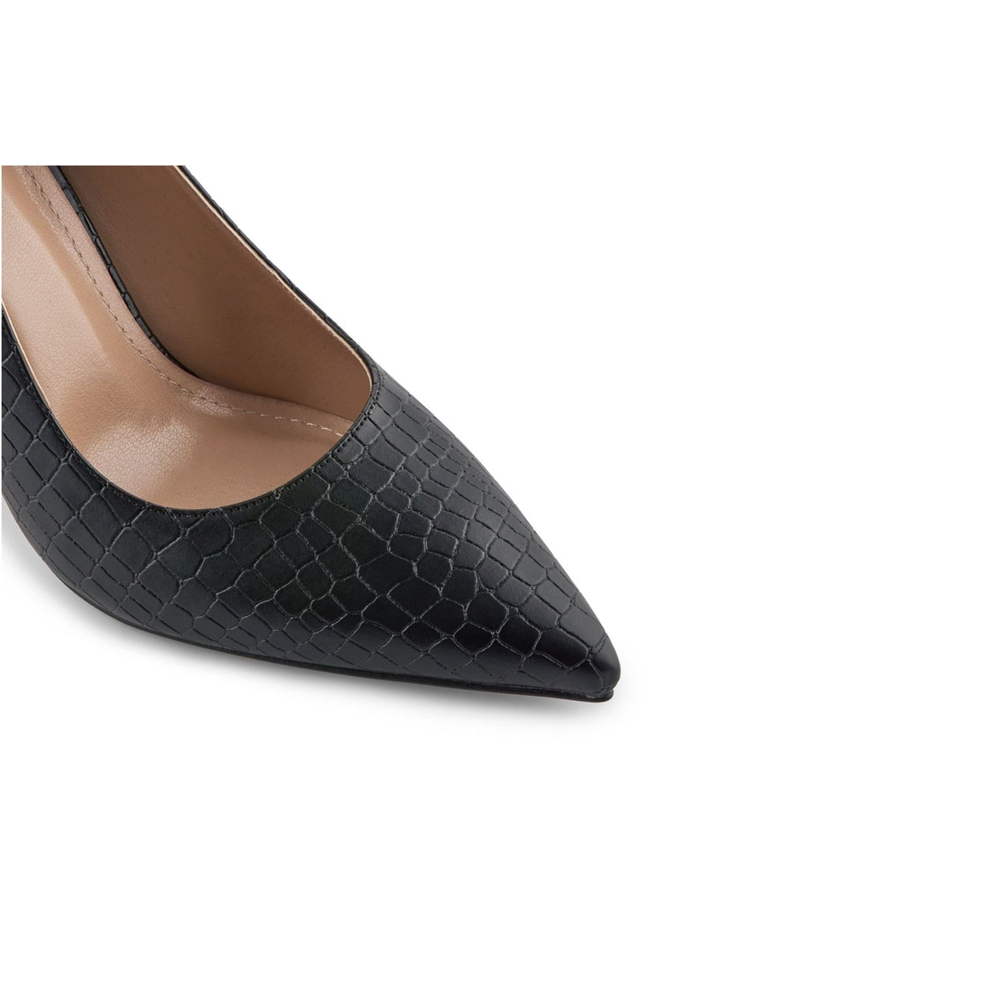 Zapatos de tacón con actitud de moda