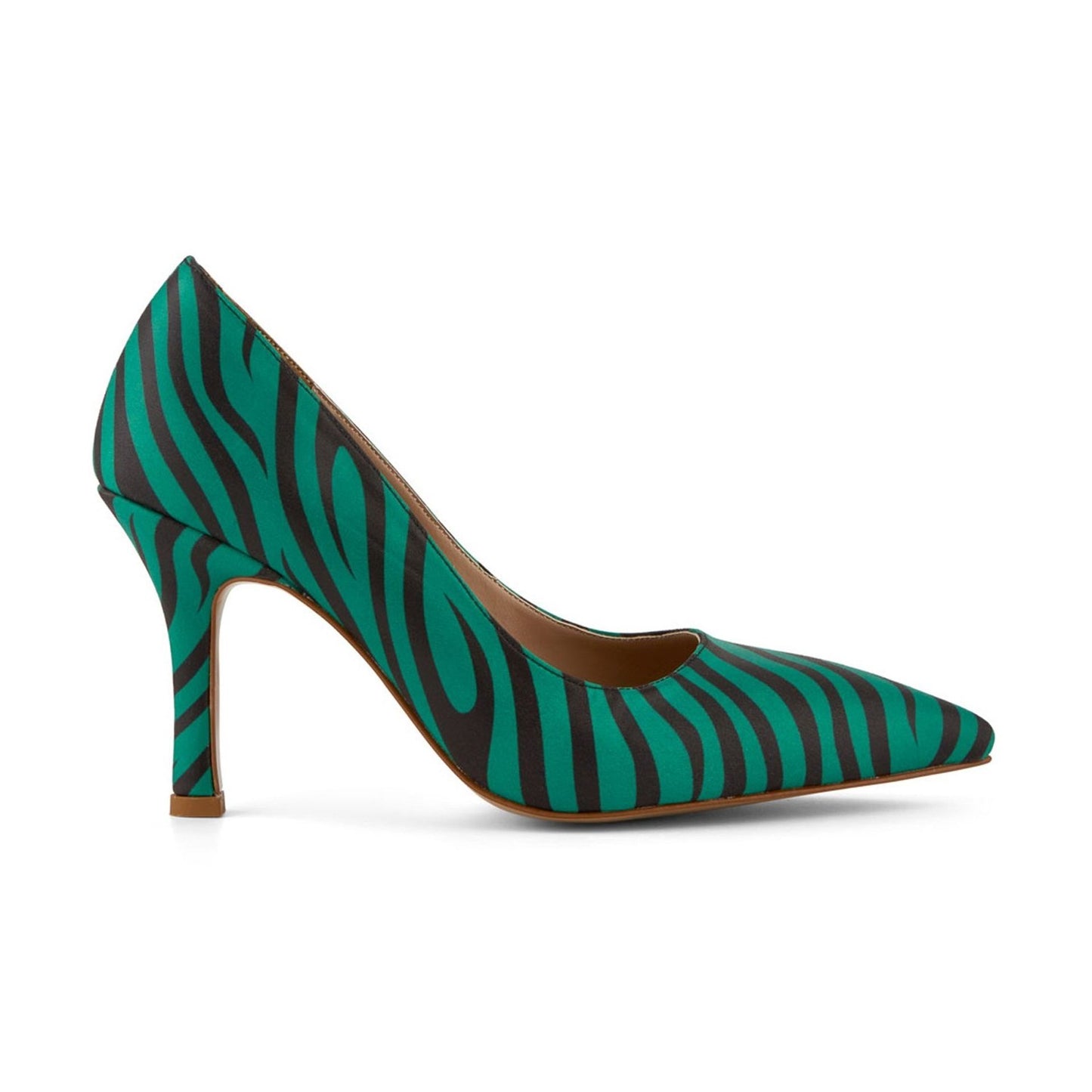 Zapatos de tacón con actitud de moda 