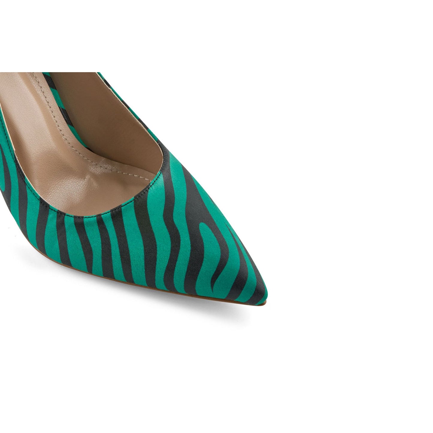 Zapatos de tacón con actitud de moda 