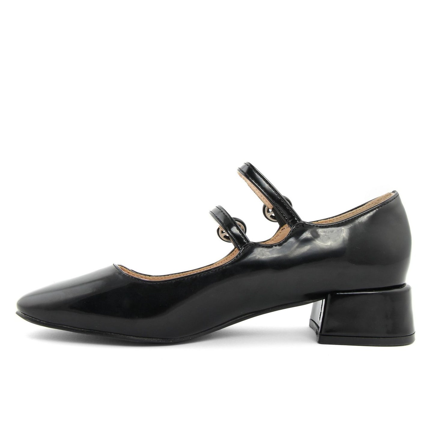 Zapatos de tacón con actitud de moda 