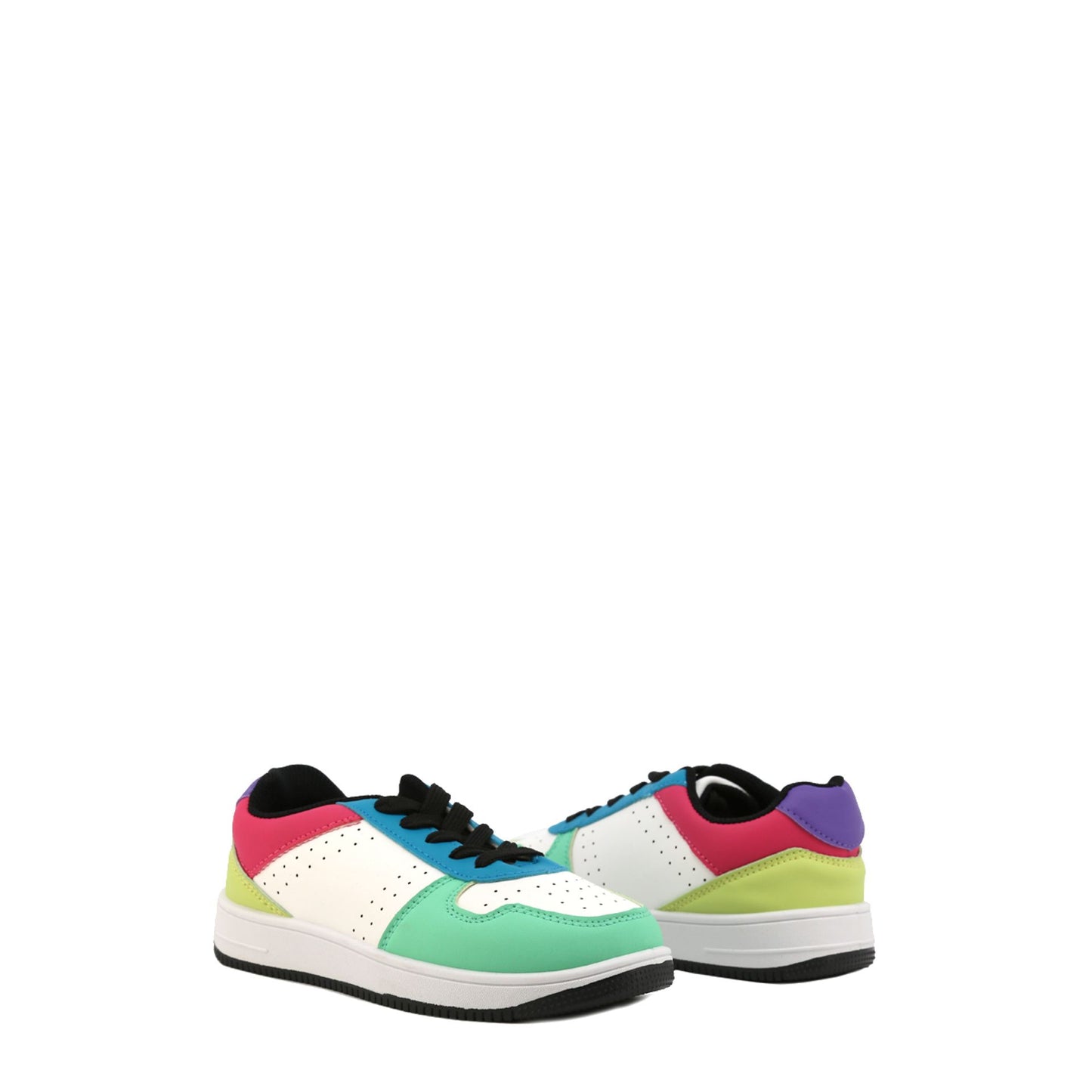 Glänzende Turnschuhe 