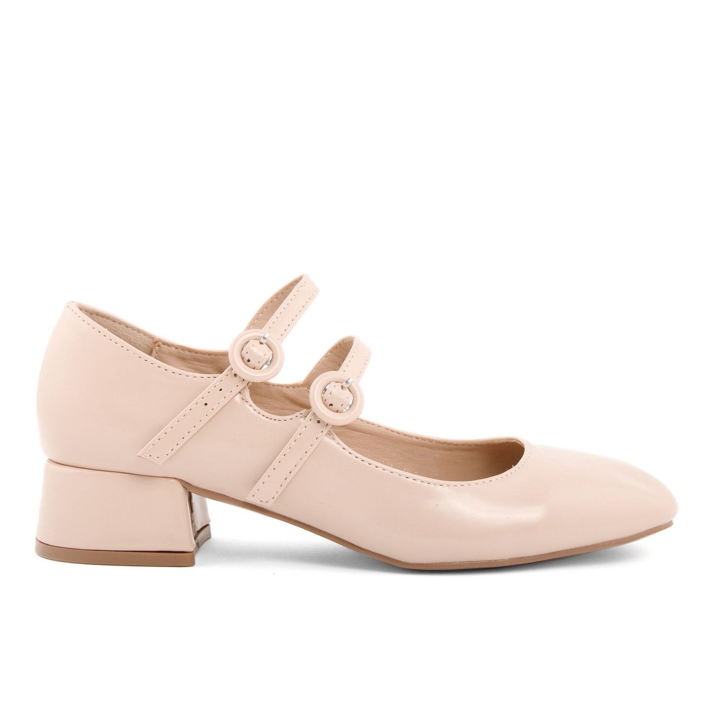 Zapatos de tacón con actitud de moda 
