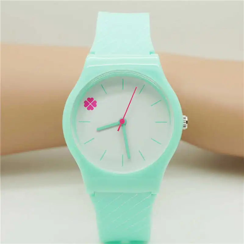 Orologio da studente/donna con cinturino in silicone alla moda casual Orologio in cristallo classico di alta qualità con novità per cartoni animati