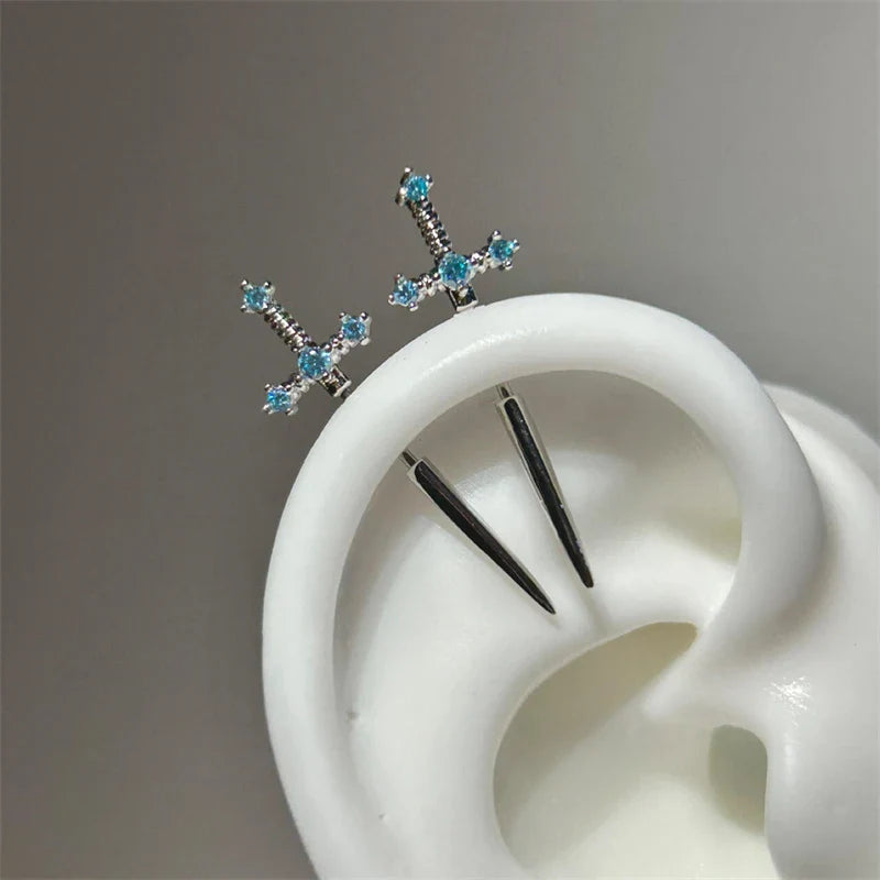 New Fashion Love Wings Cross Acciaio inossidabile Osso dell'orecchio Chiodo Zircone lucido Orecchino con filo alla moda per le donne Accessorio per piercing al corpo