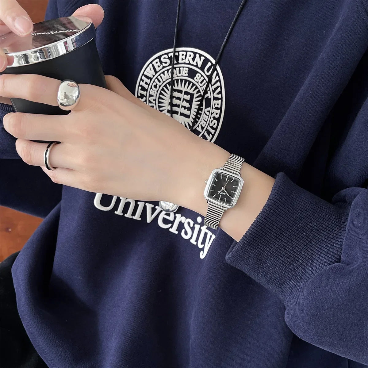 Orologio al quarzo semplice di marca per donna Orologi da donna regalo di lusso retrò Orologi da polso con cinturino in acciaio inossidabile regolabile con quadrante piccolo