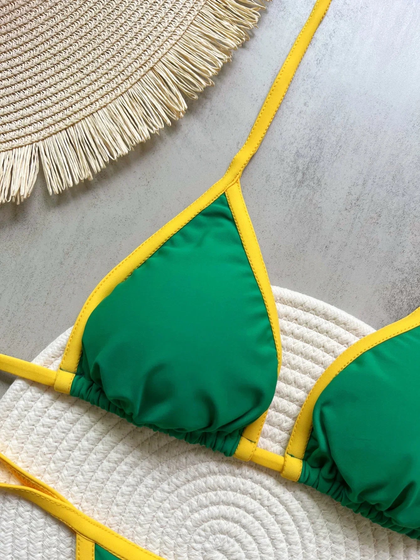 Costume da Bagno Bikini Brasiliano Ricamato a Contrasto con Patchwork per Donna - Set Estivo da Spiaggia