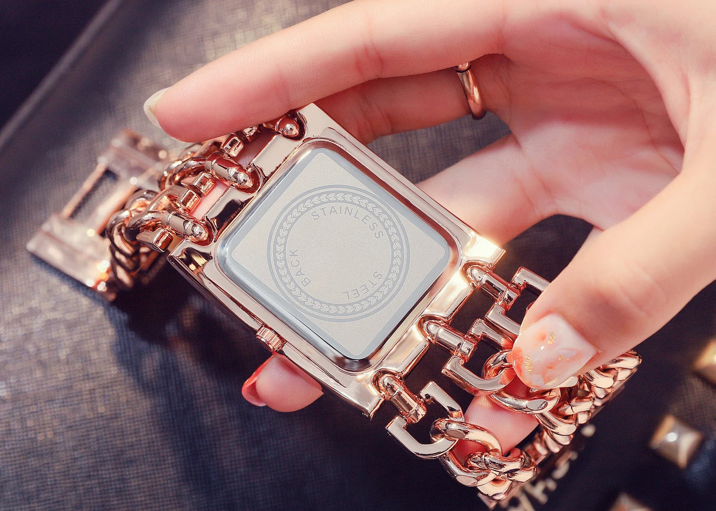 Orologio da donna di marca di lusso Abito con strass Orologi da polso da donna Eleganti orologi femminili in oro per le donne Montre Femme 2025