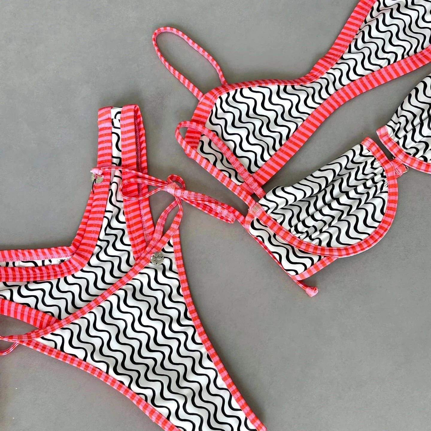 Push Up Bikini Costume da bagno sexy Donna 2025 Costumi da bagno A fascia Biquini Donna Stripe Body Taglio alto Costume da bagno Beachwear Monokini