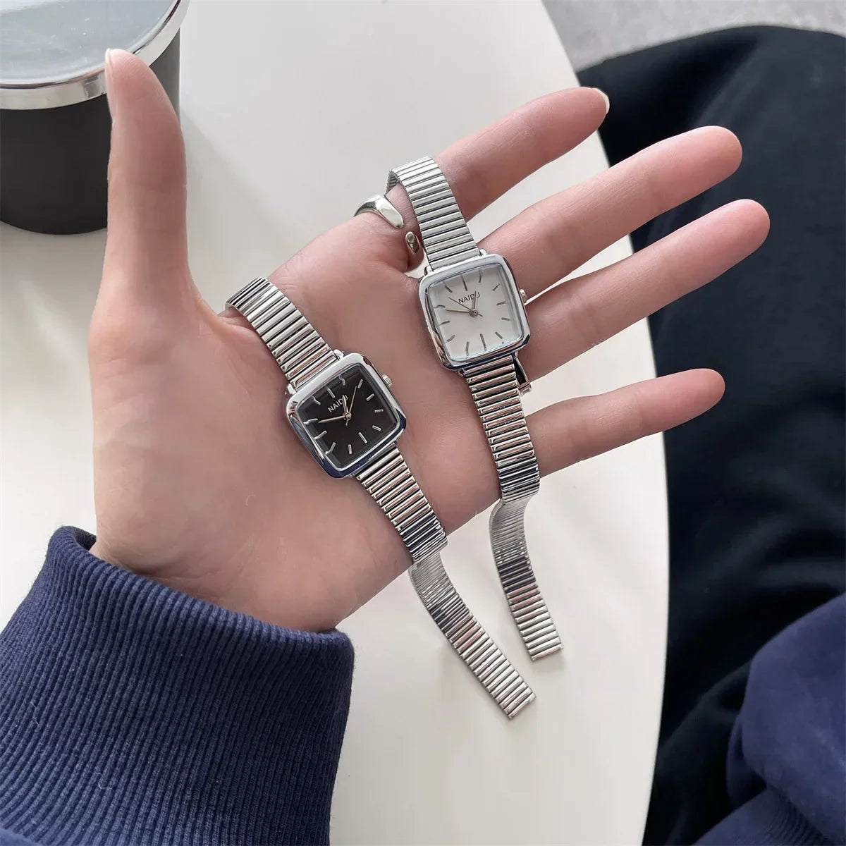 Orologio al quarzo semplice di marca per donna Orologi da donna regalo di lusso retrò Orologi da polso con cinturino in acciaio inossidabile regolabile con quadrante piccolo