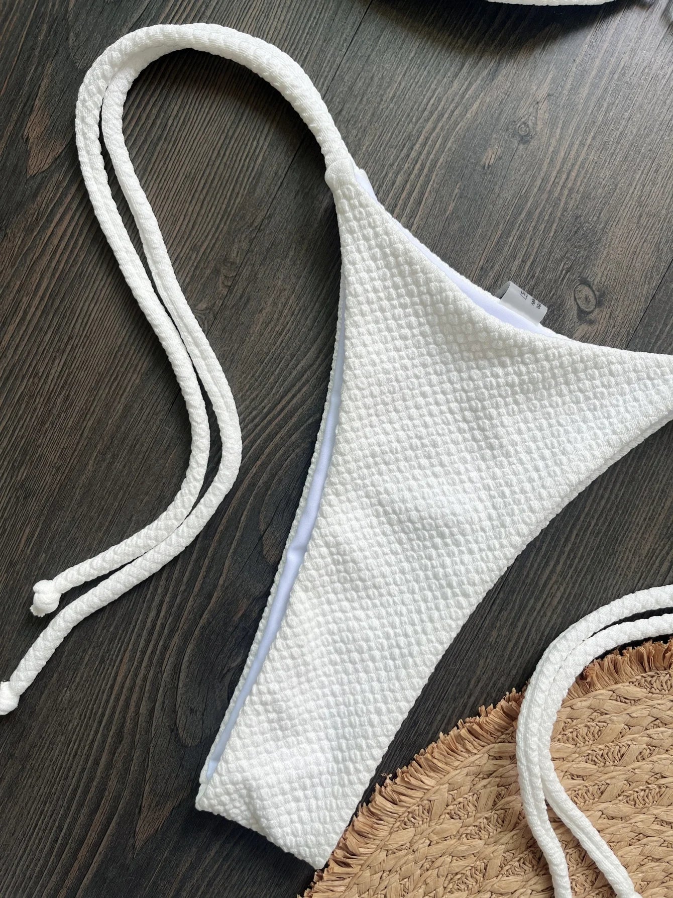 Nuovo Costume da Bagno Bikini Donna a Due Pezzi con Fascia Arricciata, Anello in Metallo e Perizoma