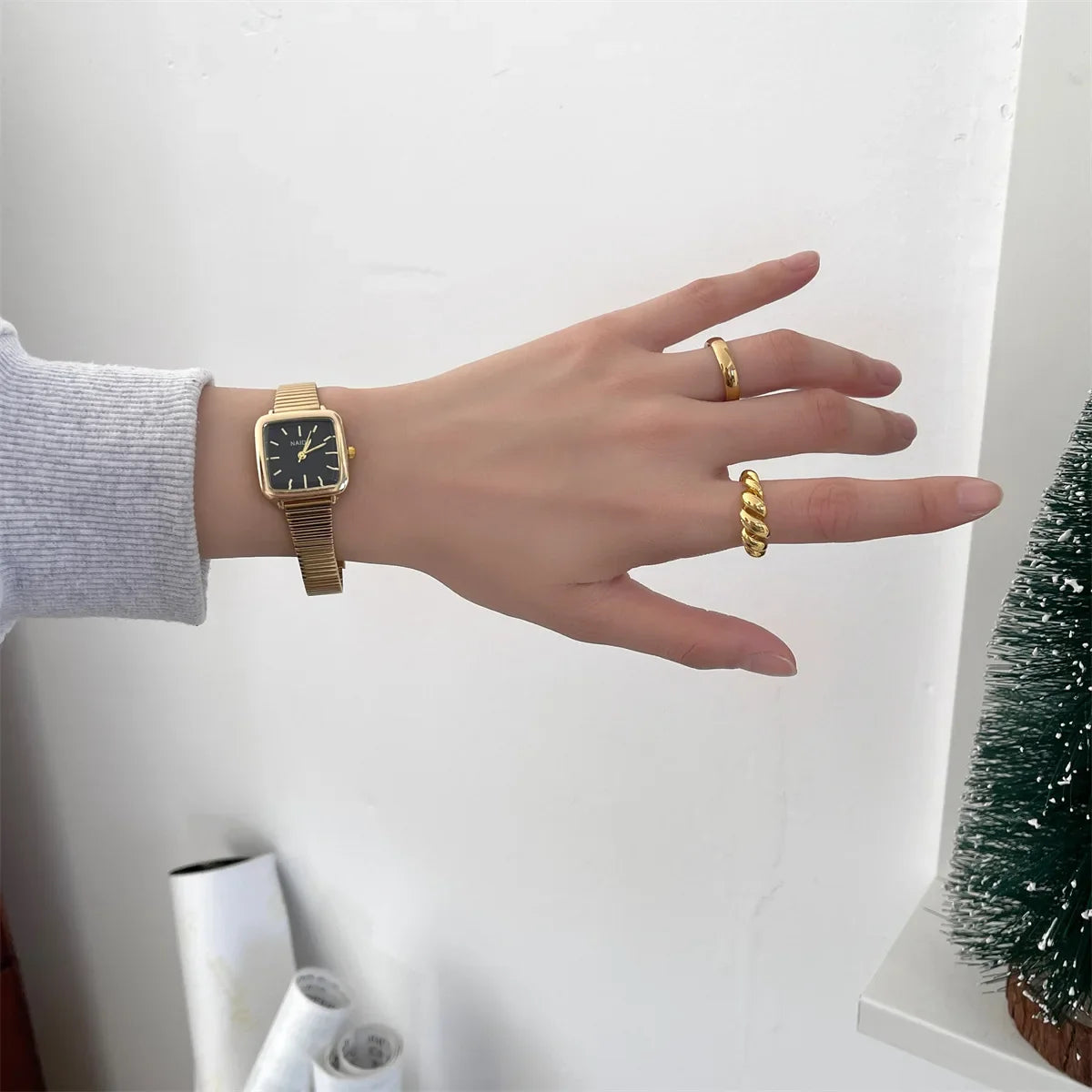 Orologio al quarzo semplice di marca per donna Orologi da donna regalo di lusso retrò Orologi da polso con cinturino in acciaio inossidabile regolabile con quadrante piccolo