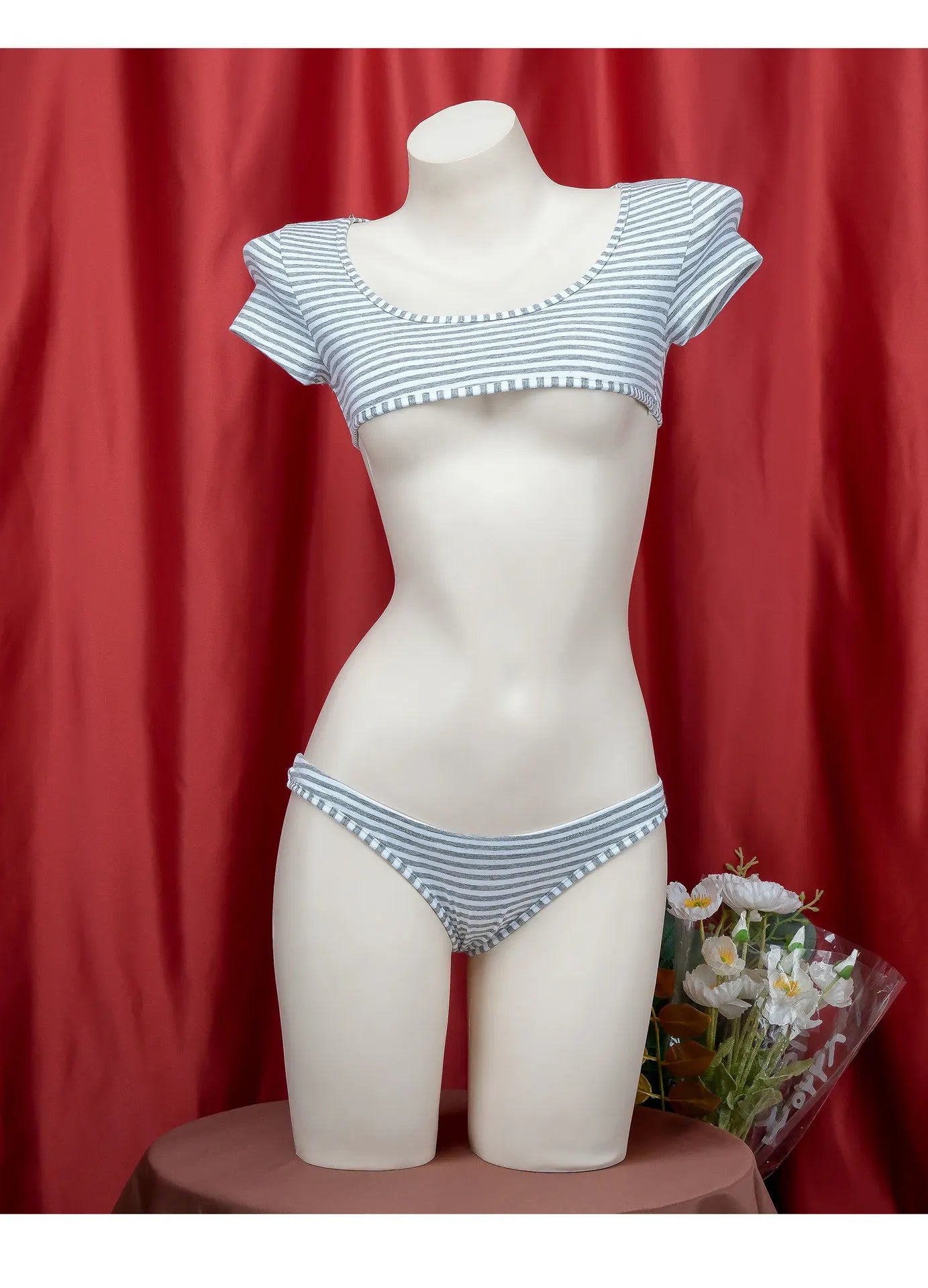 La biancheria intima giapponese della maglietta a righe Super corte imposta il Bikini uniforme delle ragazze del Costume Cosplay della scuola di stile a tre punti