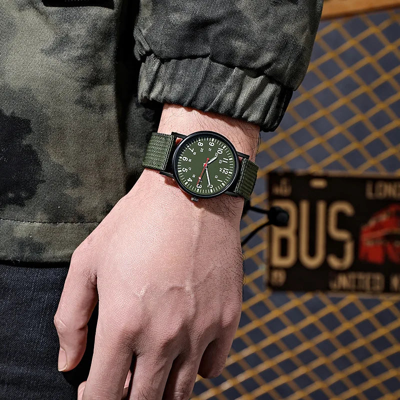 Orologi da uomo di design di lusso Orologio vincitore da uomo in lega a carica manuale luminoso Orologio da polso compatto squisito da uomo Relogios Masculino
