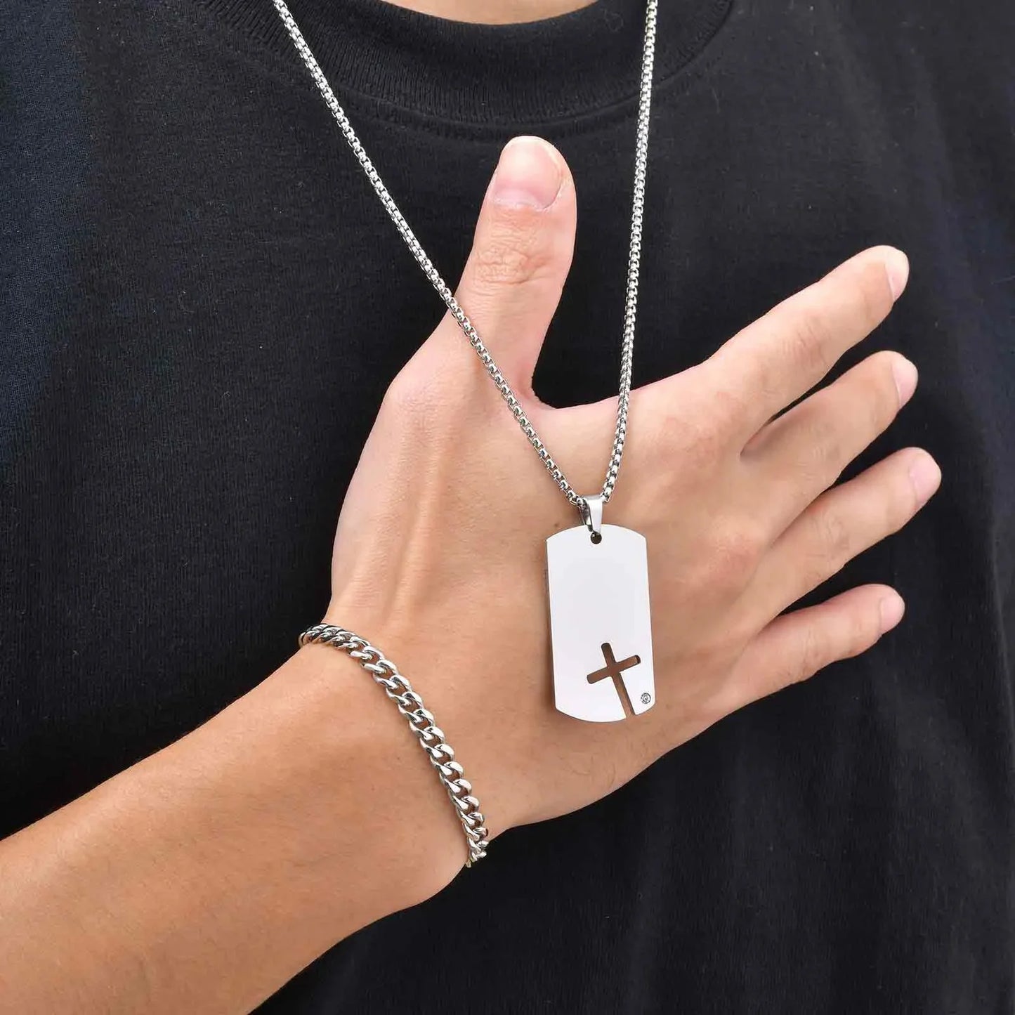 Vnox Set di 2 Pezzi Collana con Ciondolo e Bracciale da Uomo, Set di Gioielli in Acciaio Inossidabile Colore Nero Oro Argento, Regali di Gioielleria alla Moda