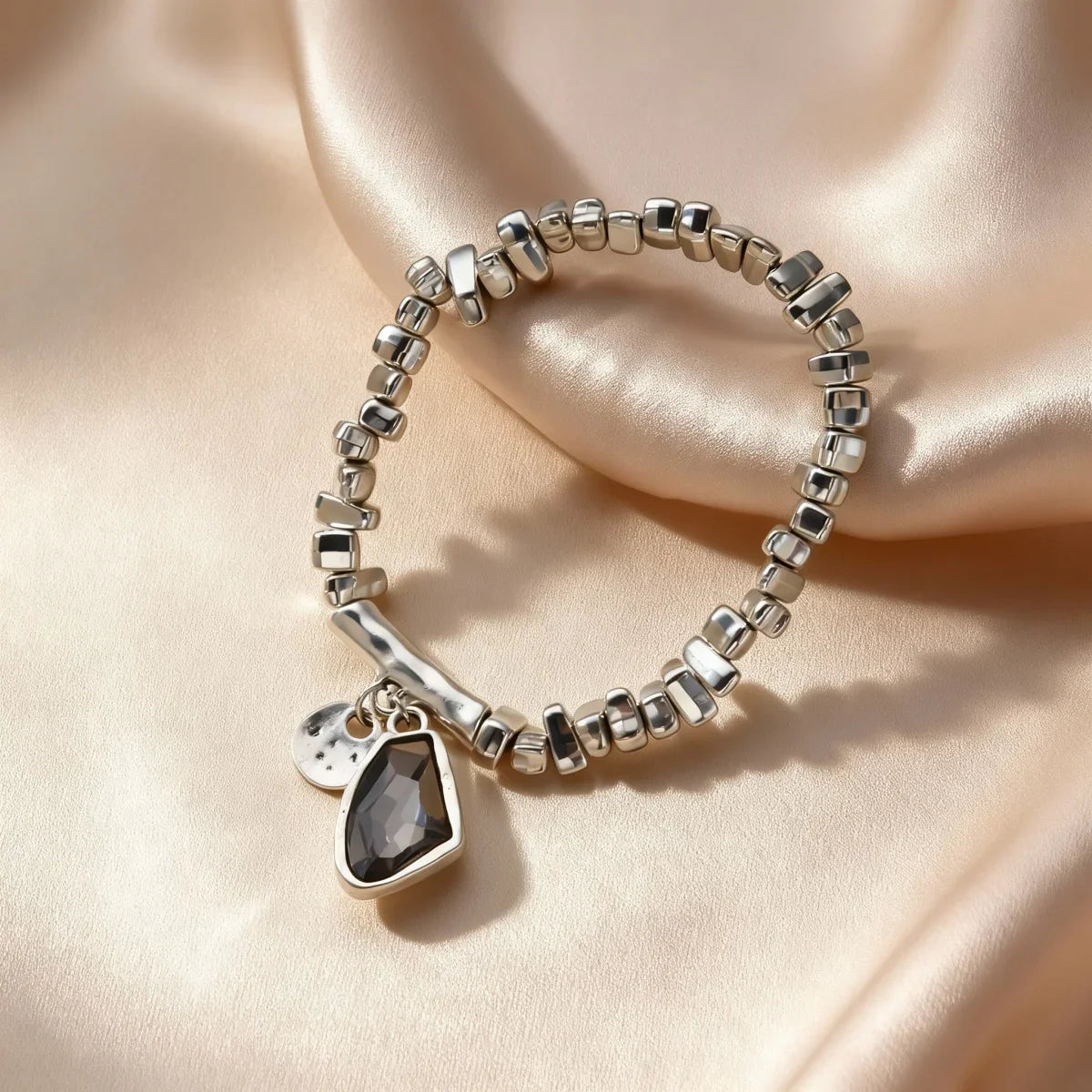 Set di bracciali con collana con pendente in cristallo grigio irregolare semplice barocco Set di gioielli con perline color argento estetico delicato per donna uomo