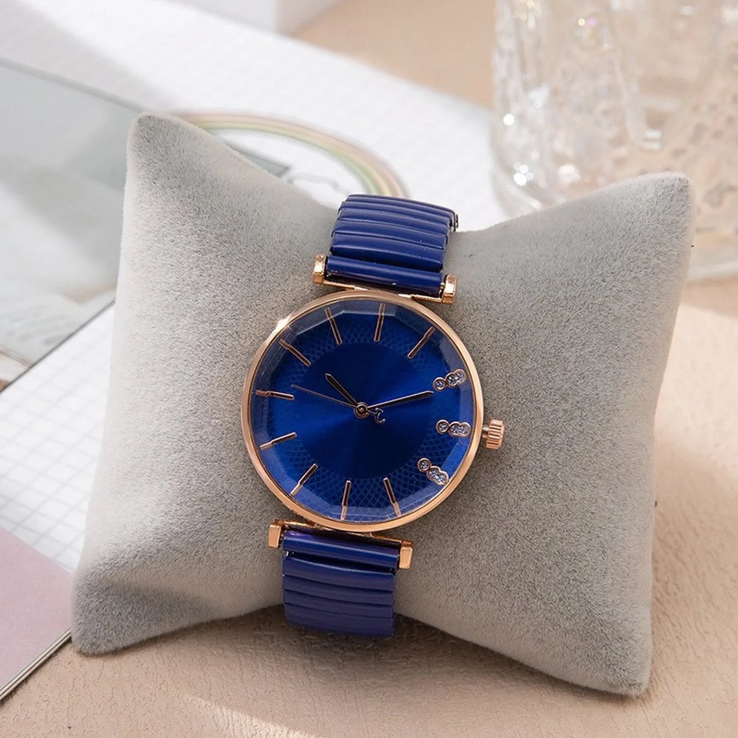 Orologio al quarzo da donna in cristallo semplice blu tesoro di lusso Orologio casual con cinturino elasticizzato in acciaio inossidabile Orologio da donna alla moda
