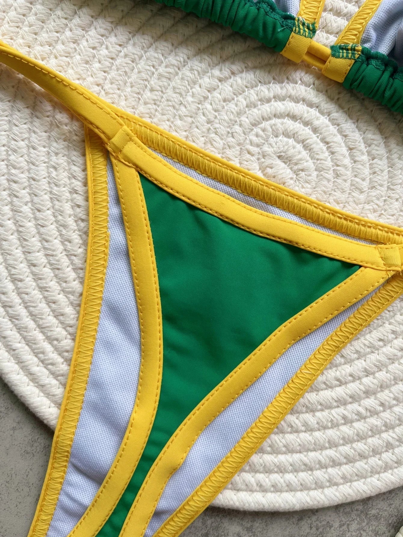 Costume da Bagno Bikini Brasiliano Ricamato a Contrasto con Patchwork per Donna - Set Estivo da Spiaggia