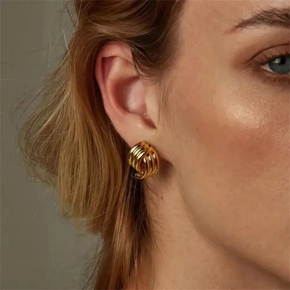 Orecchini a Perno Geometrici a Forma di C Multistrato Placcati in Oro 18K, Antiruggine, in Acciaio Inossidabile per Donne