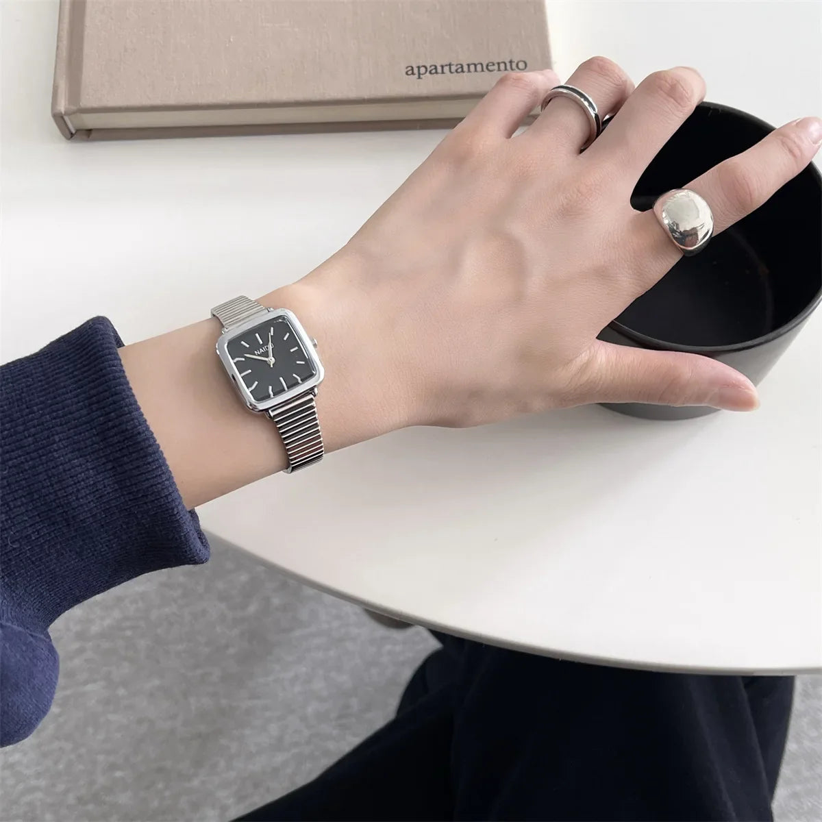 Orologio al quarzo semplice di marca per donna Orologi da donna regalo di lusso retrò Orologi da polso con cinturino in acciaio inossidabile regolabile con quadrante piccolo