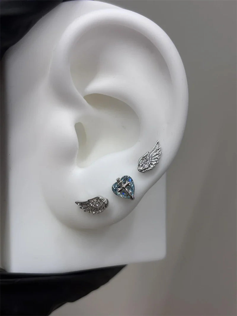 New Fashion Love Wings Cross Acciaio inossidabile Osso dell'orecchio Chiodo Zircone lucido Orecchino con filo alla moda per le donne Accessorio per piercing al corpo
