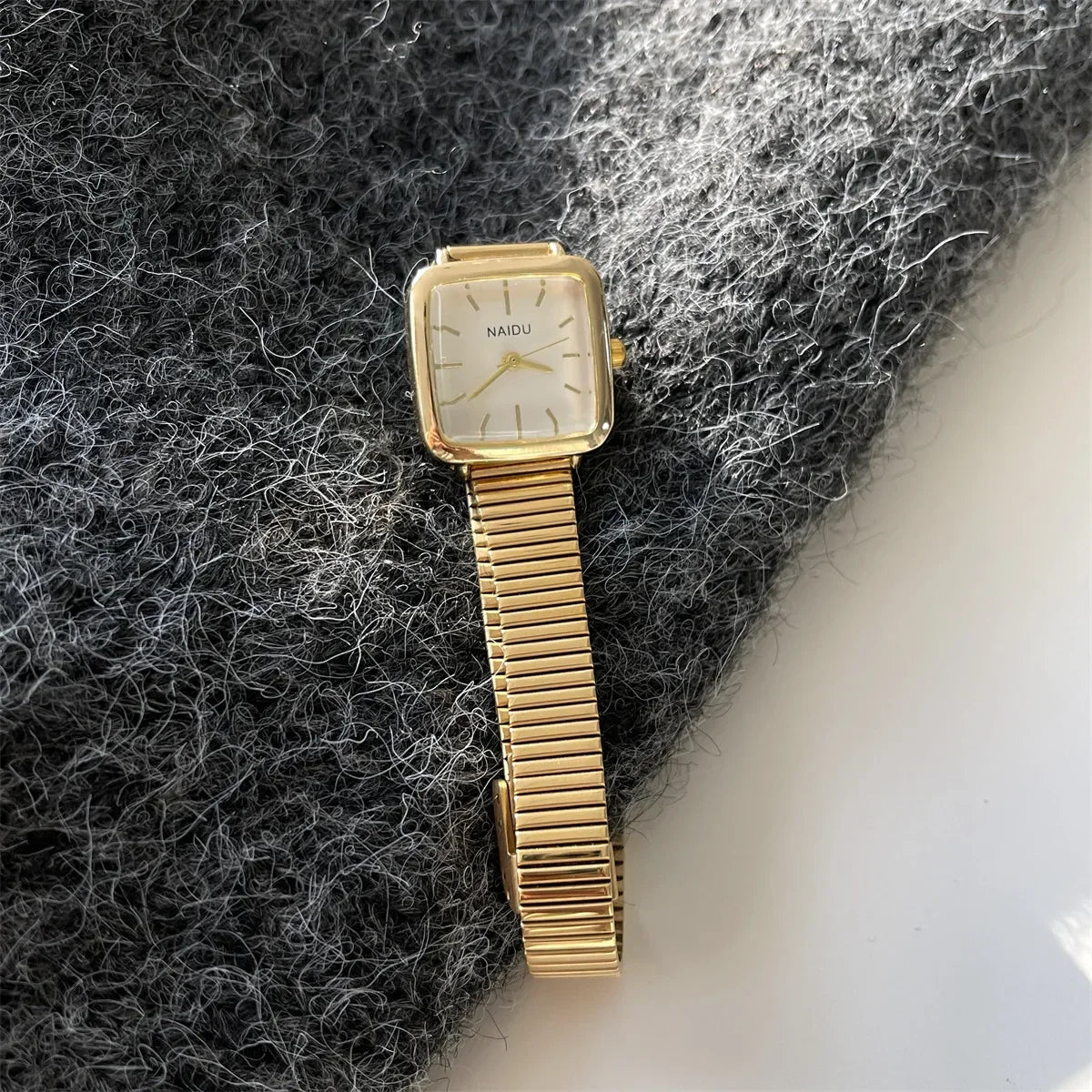 Orologio al quarzo semplice di marca per donna Orologi da donna regalo di lusso retrò Orologi da polso con cinturino in acciaio inossidabile regolabile con quadrante piccolo