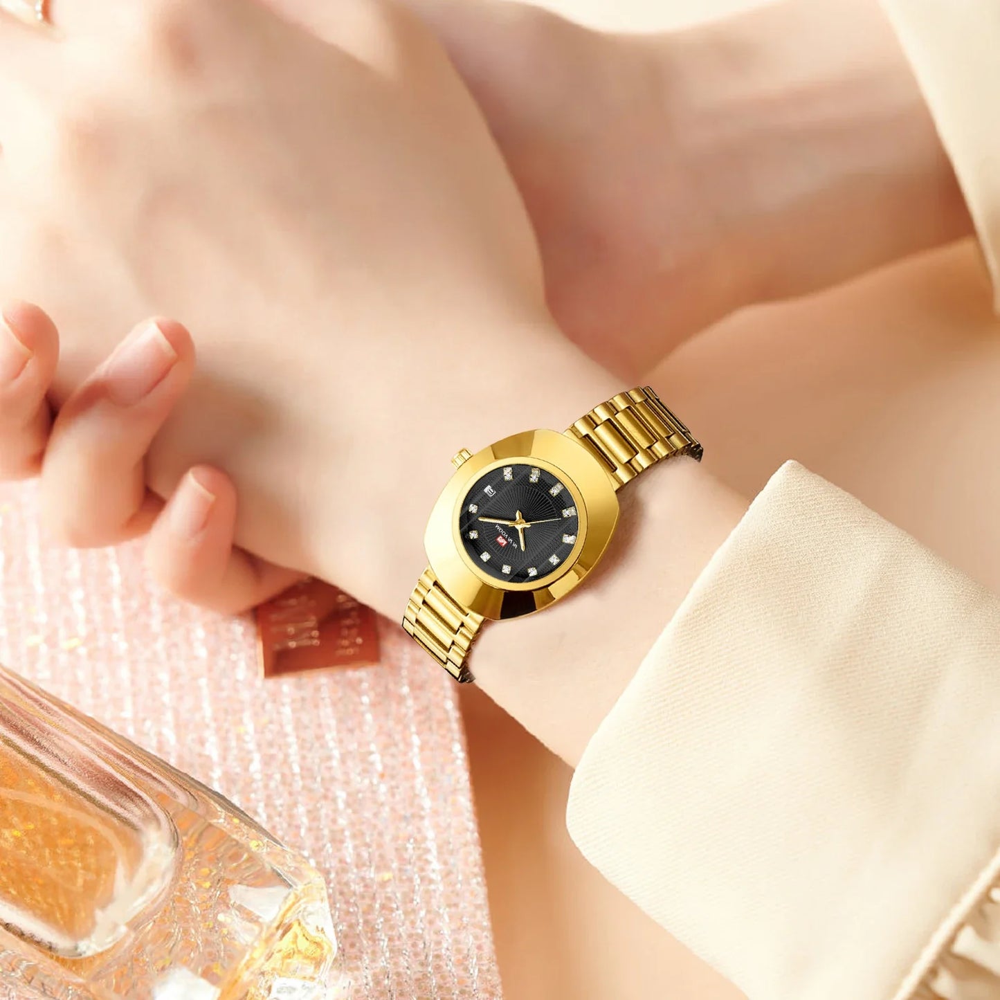 2024 nuove donne orologio ovale 34mm movimento al quarzo in acciaio inossidabile marchio di lusso acqua diamante oro nero vestito casual orologio da banchetto
