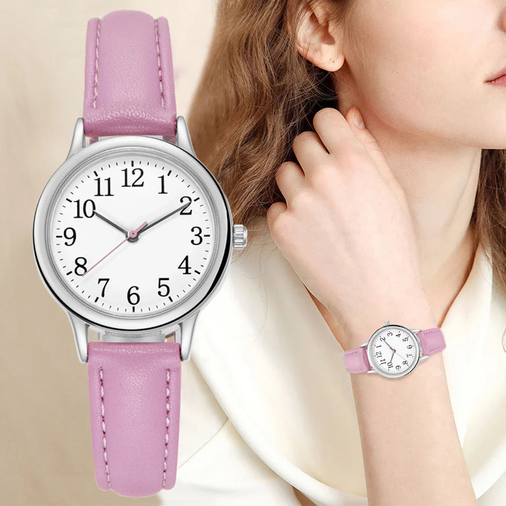 Orologio al quarzo da donna alla moda per il tempo libero, numeri arabi facili da leggere, quadrante semplice, cinturino in pelle PU, colore caramella