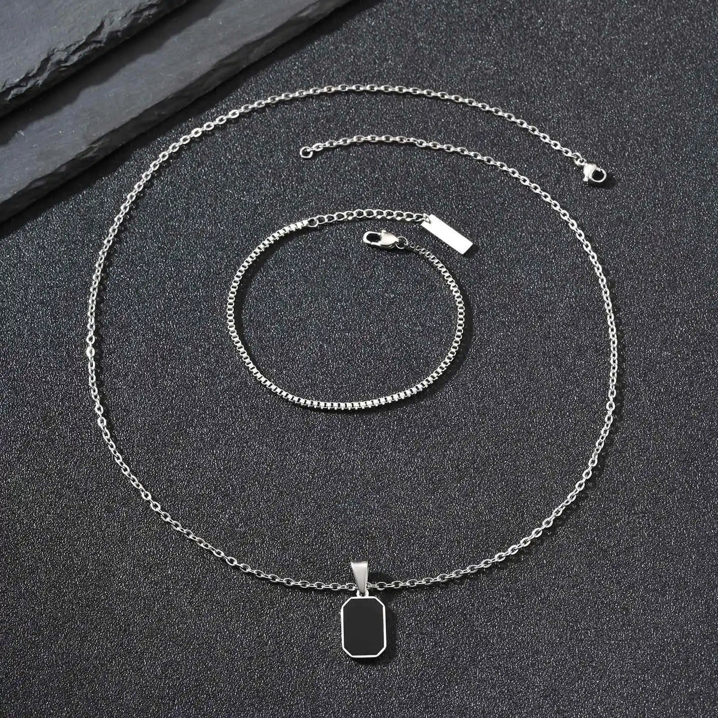 Vnox Set di 2 Pezzi Collana con Ciondolo e Bracciale da Uomo, Set di Gioielli in Acciaio Inossidabile Colore Nero Oro Argento, Regali di Gioielleria alla Moda