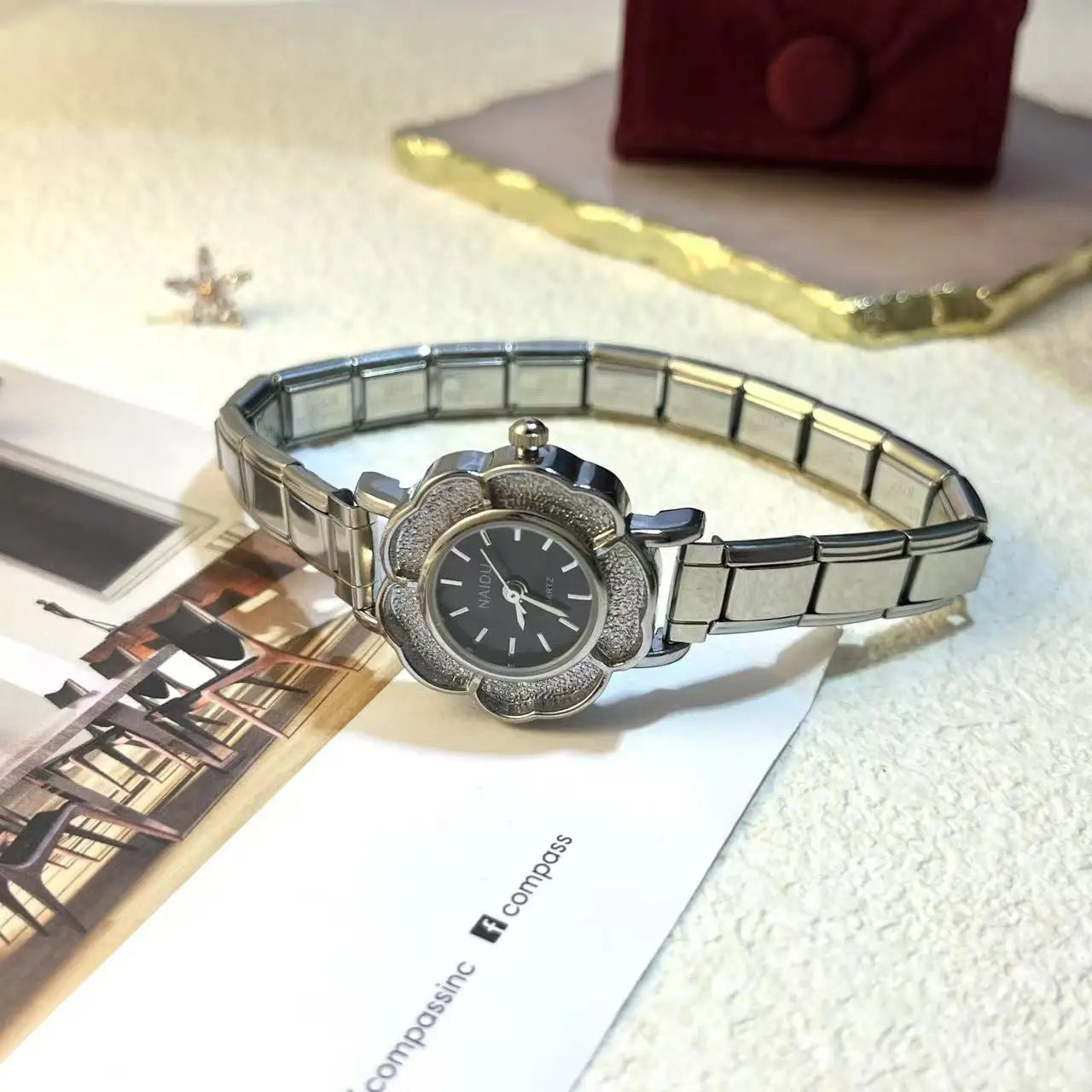 Orologi al quarzo da donna con intarsio floreale in zirconio, design chic di lusso, cinturino in acciaio inossidabile, regalo di compleanno per lei
