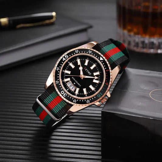 Nuovo orologio da calendario con cinturino in nylon da uomo alla moda, lussuoso e semplice orologio al quarzo con luce notturna per uomo d'affari e donna