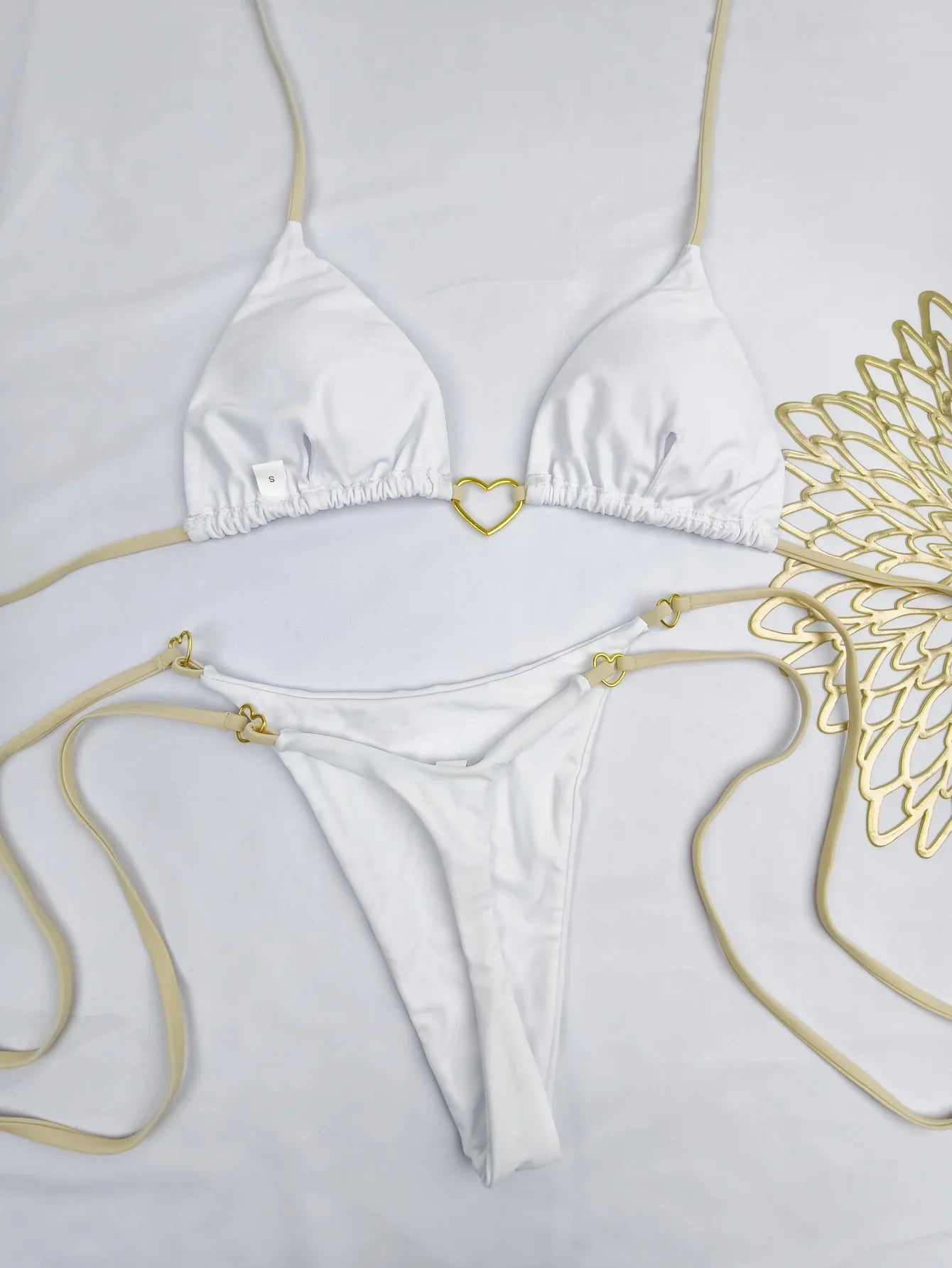 Nuovo costume da donna bikini bianco tinta unita costume da bagno alla moda con lacci a vita bassa set da due pezzi