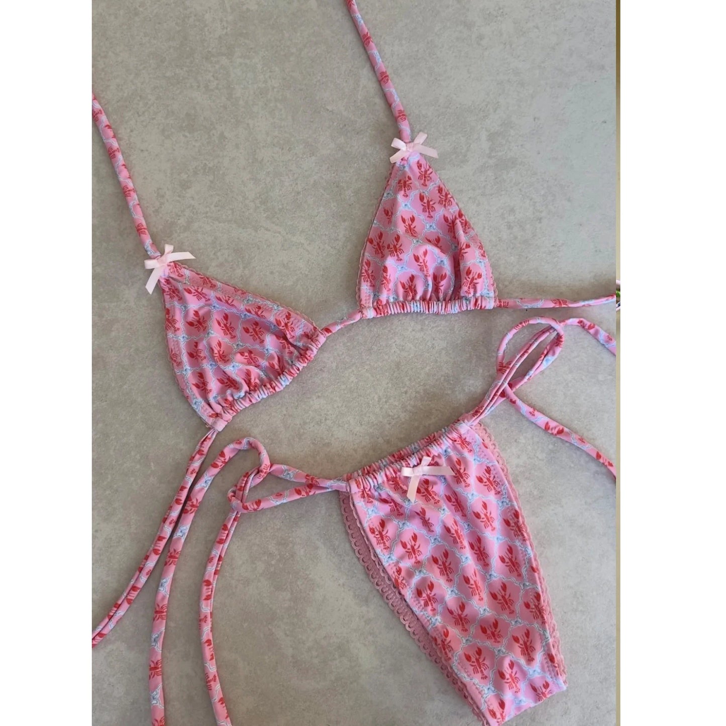 Nuovo Sexy Bikini Brasiliano con Inserti in Pizzo, Costume da Bagno Femminile con Stampa e Allacciatura al Collo, Biquini