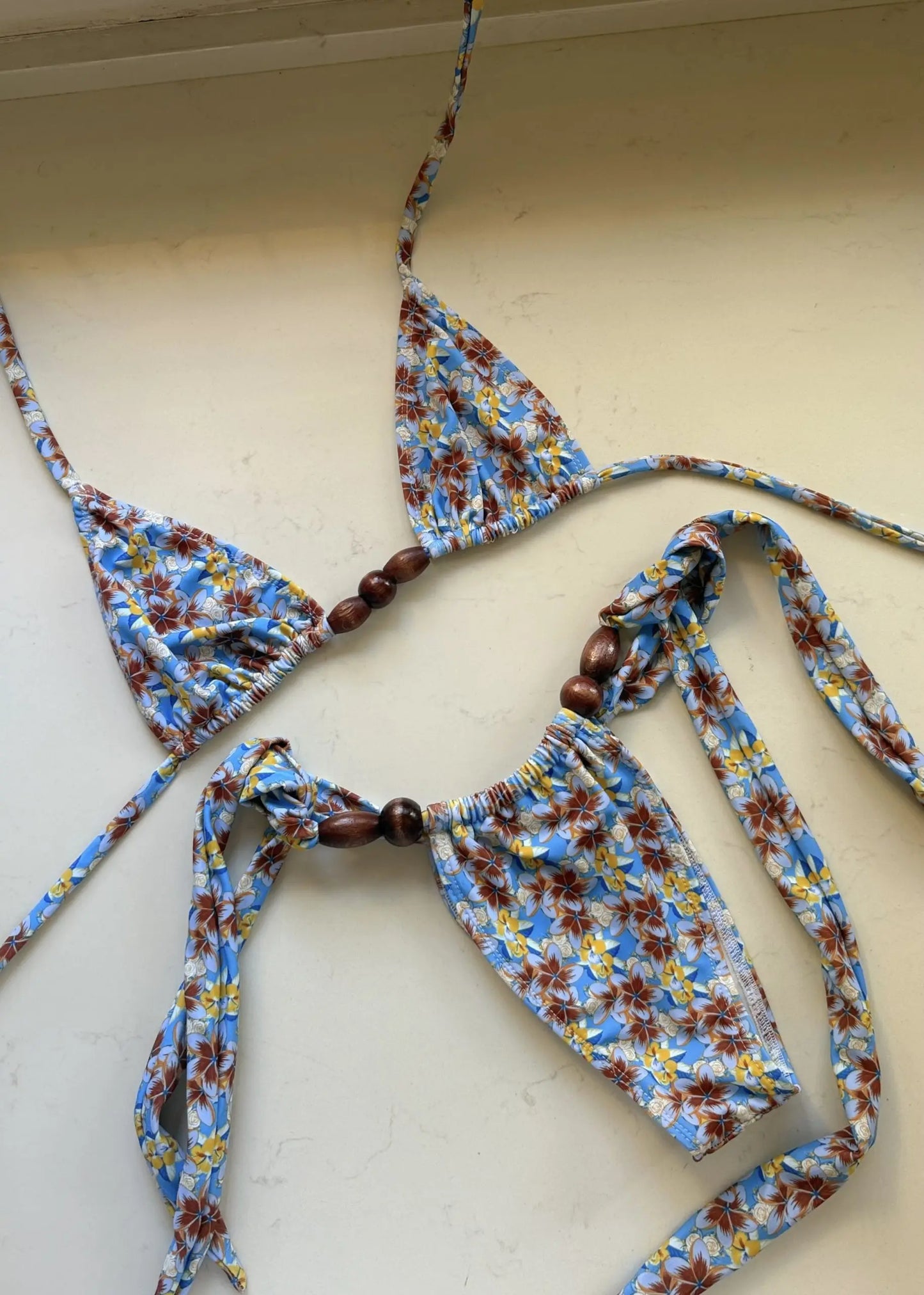 Nuovo Sexy Bikini Brasiliano con Inserti in Pizzo, Costume da Bagno Femminile con Stampa e Allacciatura al Collo, Biquini