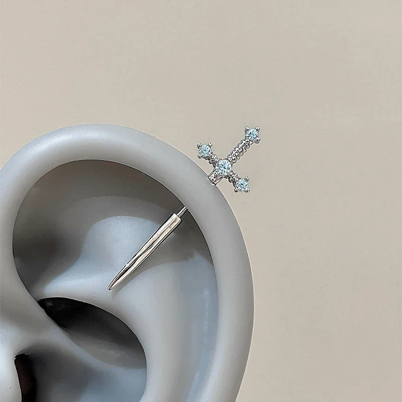 New Fashion Love Wings Cross Acciaio inossidabile Osso dell'orecchio Chiodo Zircone lucido Orecchino con filo alla moda per le donne Accessorio per piercing al corpo