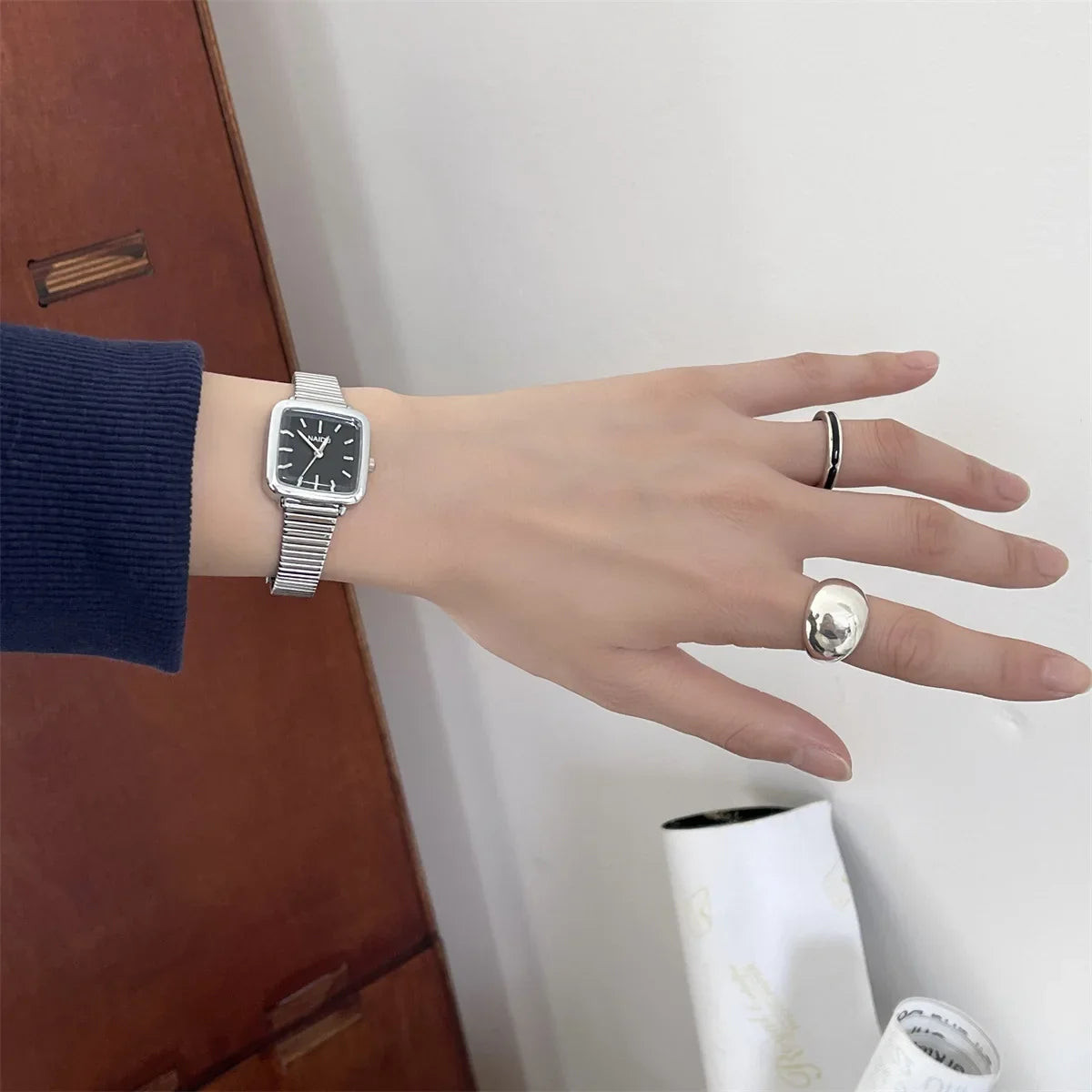 Orologio al quarzo semplice di marca per donna Orologi da donna regalo di lusso retrò Orologi da polso con cinturino in acciaio inossidabile regolabile con quadrante piccolo