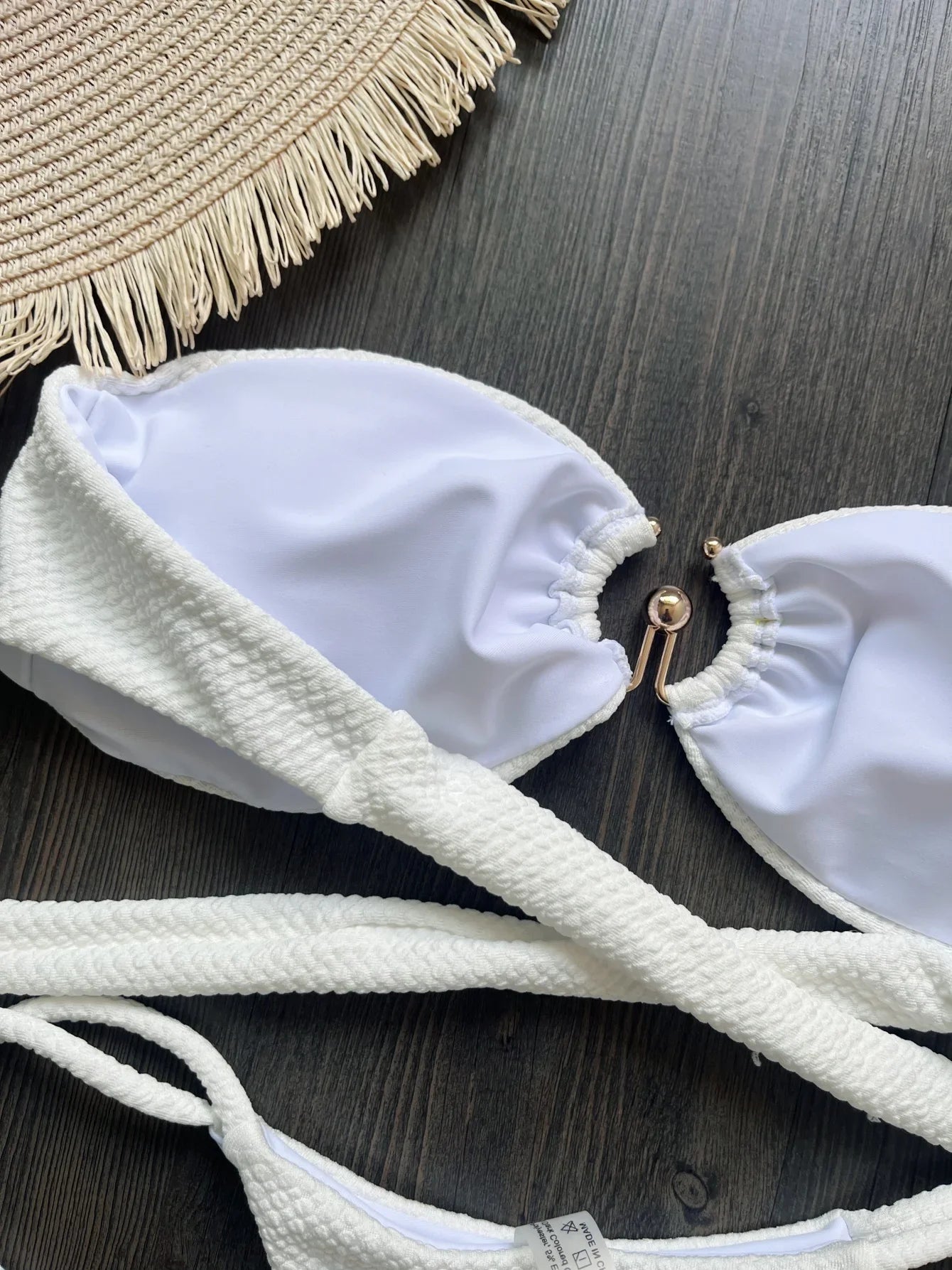 Nuovo Costume da Bagno Bikini Donna a Due Pezzi con Fascia Arricciata, Anello in Metallo e Perizoma