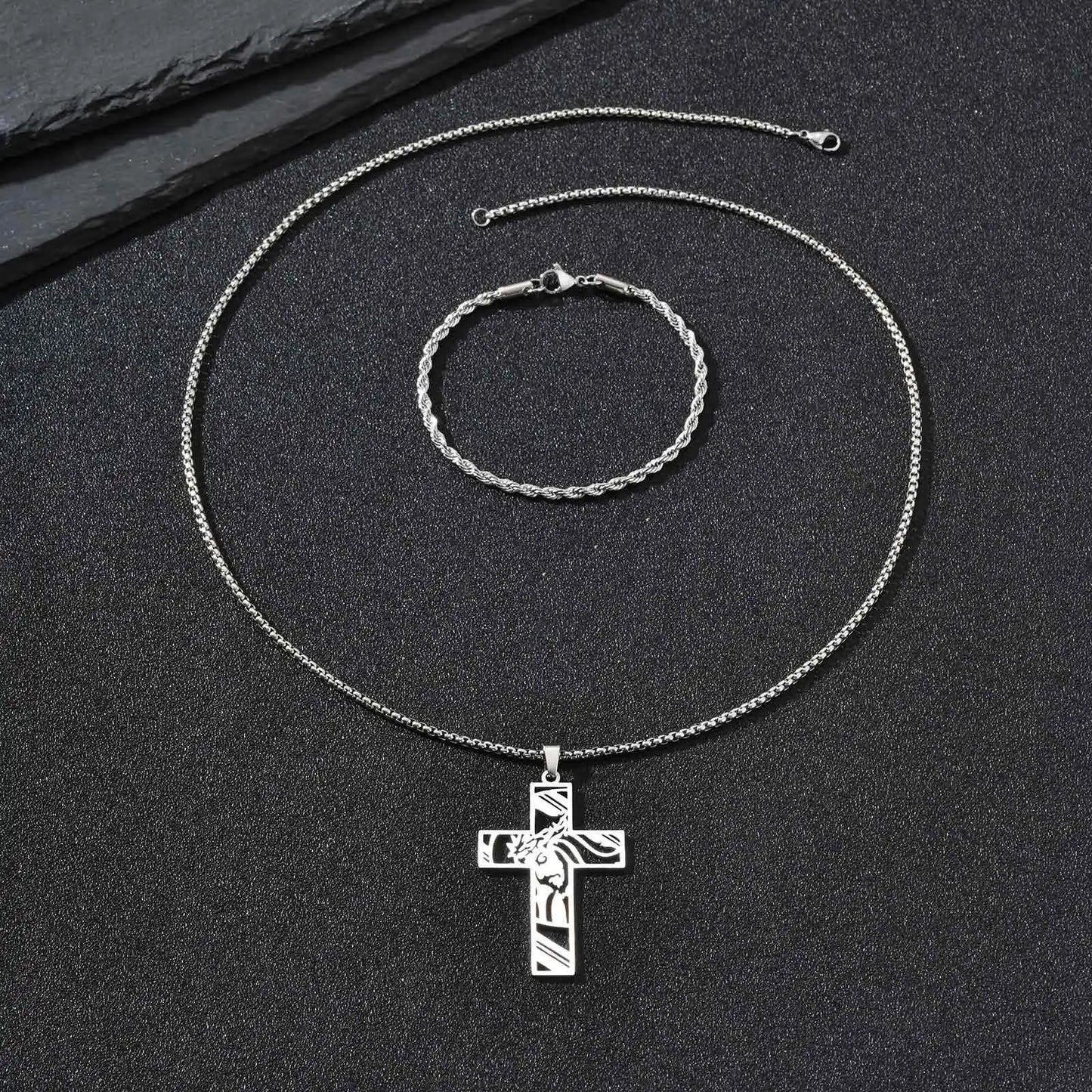 Vnox Set di 2 Pezzi Collana con Ciondolo e Bracciale da Uomo, Set di Gioielli in Acciaio Inossidabile Colore Nero Oro Argento, Regali di Gioielleria alla Moda