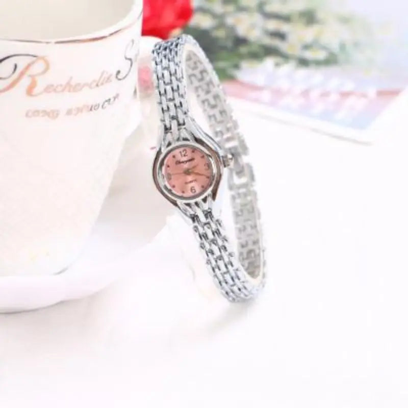 Orologio da polso dorato per donna Orologio da polso da donna di lusso con quadrante piccolo Orologio da donna al quarzo elegante in acciaio Regalo di moda reloj mujer