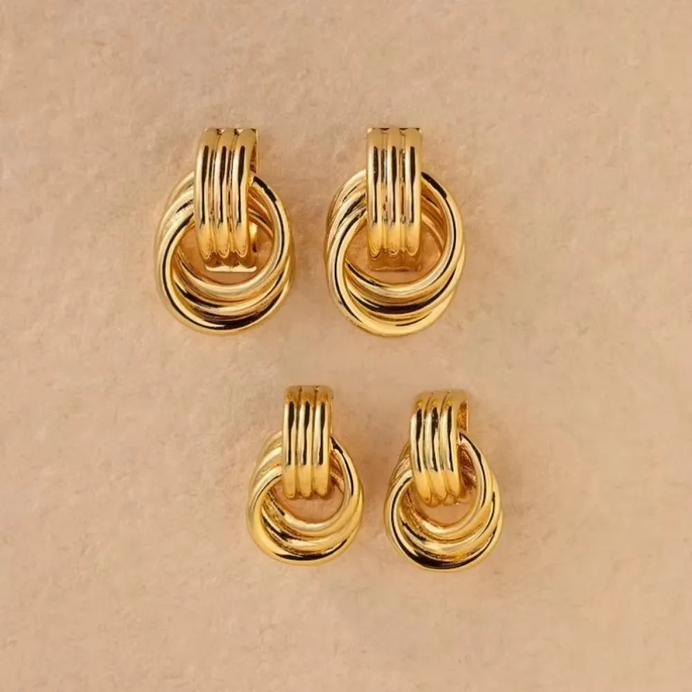 Orecchini a Perno Geometrici a Forma di C Multistrato Placcati in Oro 18K, Antiruggine, in Acciaio Inossidabile per Donne
