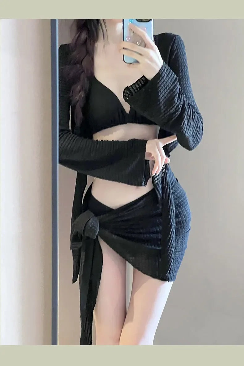 Costume da Bagno Donna 4 Pezzi Stile Coreano Bianco Nero Manica Lunga con Nodo Frontale e Gonna Copricostume 2025 – Perfetto per le Vacanze