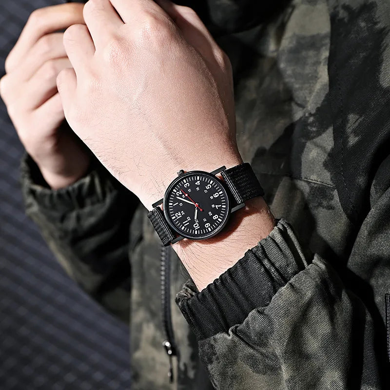 Orologi da uomo di design di lusso Orologio vincitore da uomo in lega a carica manuale luminoso Orologio da polso compatto squisito da uomo Relogios Masculino