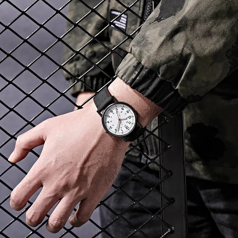 Orologi da uomo di design di lusso Orologio vincitore da uomo in lega a carica manuale luminoso Orologio da polso compatto squisito da uomo Relogios Masculino