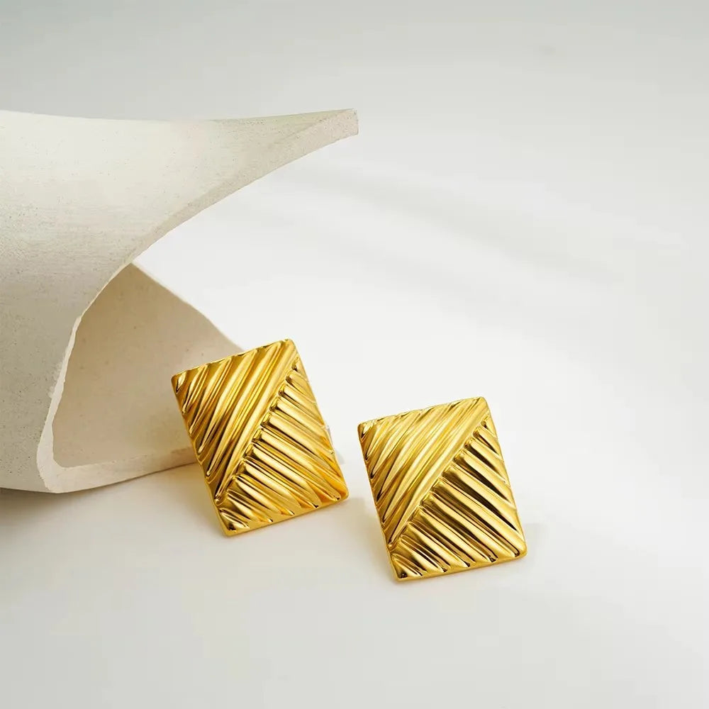 Orecchini a Perno Geometrici a Forma di C Multistrato Placcati in Oro 18K, Antiruggine, in Acciaio Inossidabile per Donne