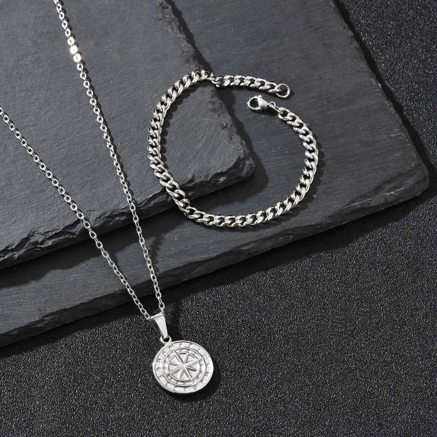 Vnox Set di 2 Pezzi Collana con Ciondolo e Bracciale da Uomo, Set di Gioielli in Acciaio Inossidabile Colore Nero Oro Argento, Regali di Gioielleria alla Moda