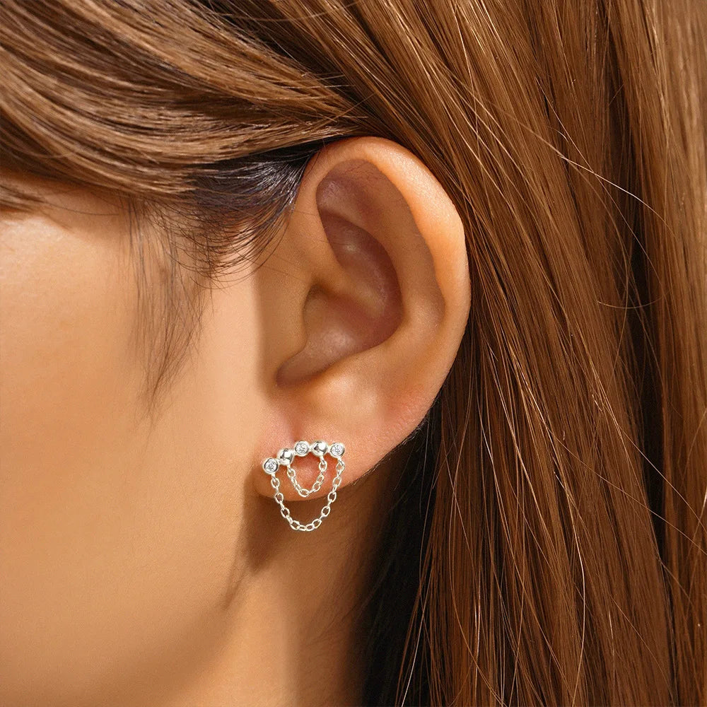 Orecchini con polsini piatti filettati con nappa tempestata di diamanti di nuovo stile, accessori per orecchie in stile europeo e americano.