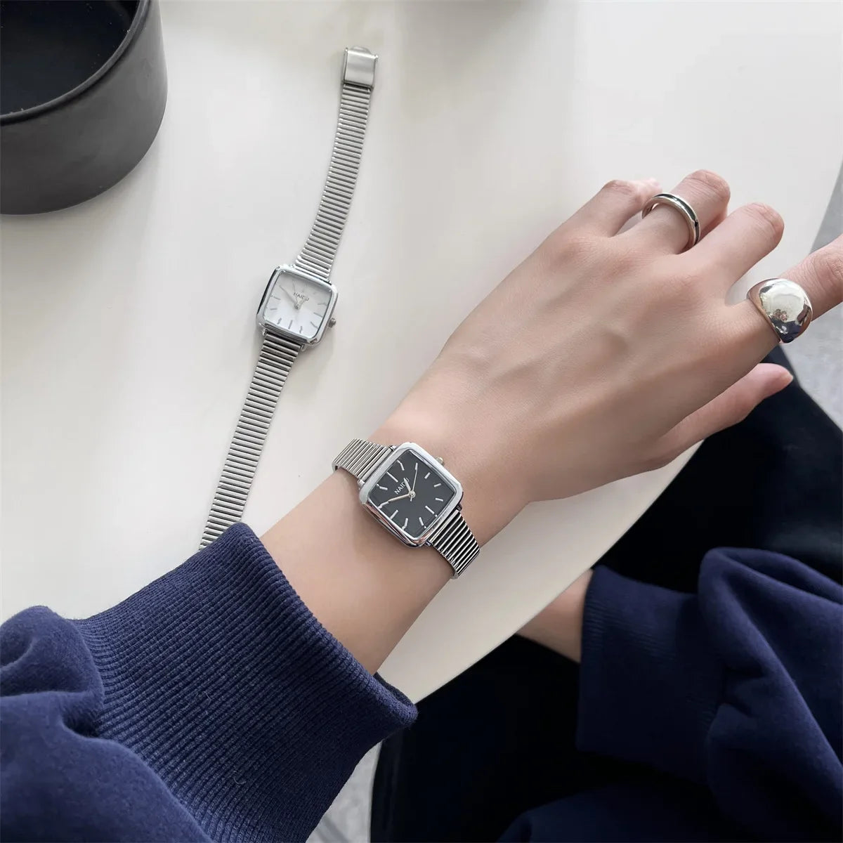 Orologio al quarzo semplice di marca per donna Orologi da donna regalo di lusso retrò Orologi da polso con cinturino in acciaio inossidabile regolabile con quadrante piccolo