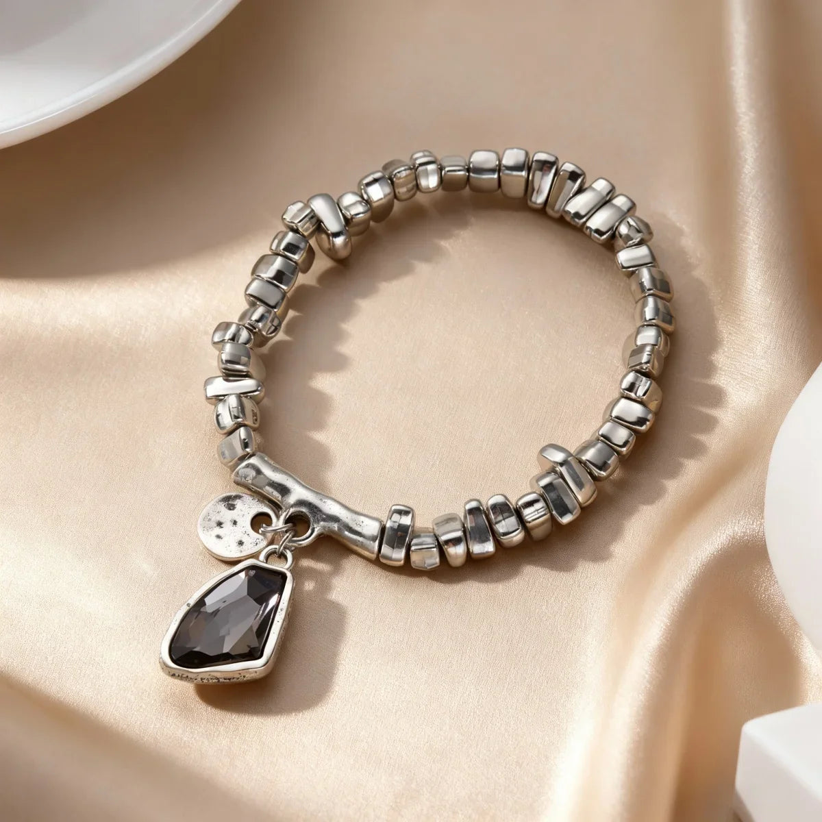 Set di bracciali con collana con pendente in cristallo grigio irregolare semplice barocco Set di gioielli con perline color argento estetico delicato per donna uomo