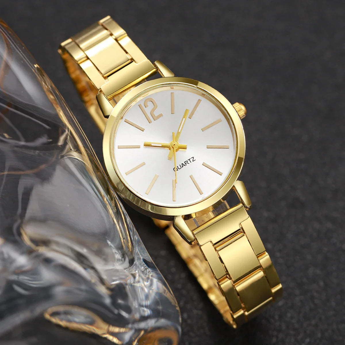 Set di braccialetti con apertura per orologio da polso al quarzo con cinturino in acciaio dorato alla moda da donna 2 pezzi