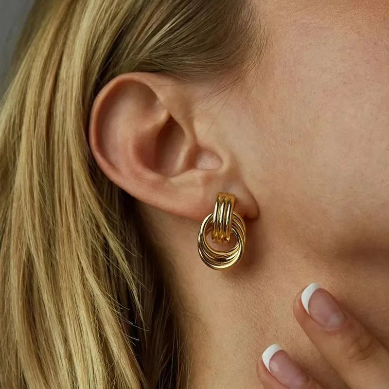 Orecchini a Perno Geometrici a Forma di C Multistrato Placcati in Oro 18K, Antiruggine, in Acciaio Inossidabile per Donne